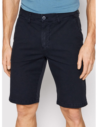 Hombre de las Bermudas Myron Guess